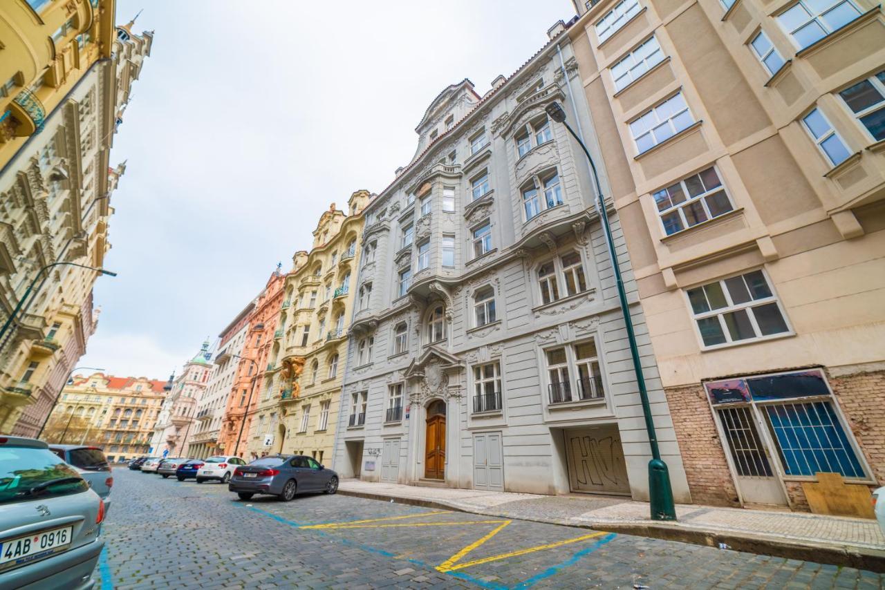 New Near Dancing House Apartament Praga